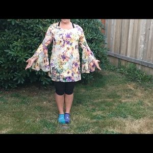 Long sleeve dress with colorful flower print!